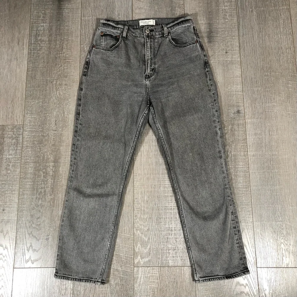 Abercrombie & Fitch Women’s The Ankle Straight Ultra High Rise Jeans Size 27/4